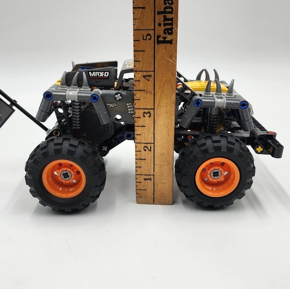 LEGO TECHNIC: Lego Monster Jam Max-D (42119)  |  Assembled - Picture 3 of 8